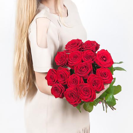 15 красных роз (50 см)