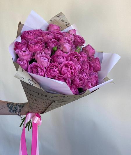 Букет из 29 розовых пионовидных роз